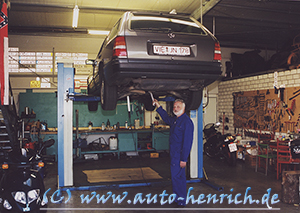Autopflege Henrich, Reparaturen am Auto und Motorrad, Reifenservice, HU und AU durch den GTÜ, Ersatzteile und Zubehör.